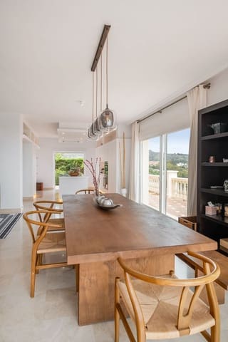 5 slaapkamer Halfvrijstaande villa voor vakantieverhuur in Elviria, Marbella met zwembad garage - € 5.000 (Ref: 9920983)