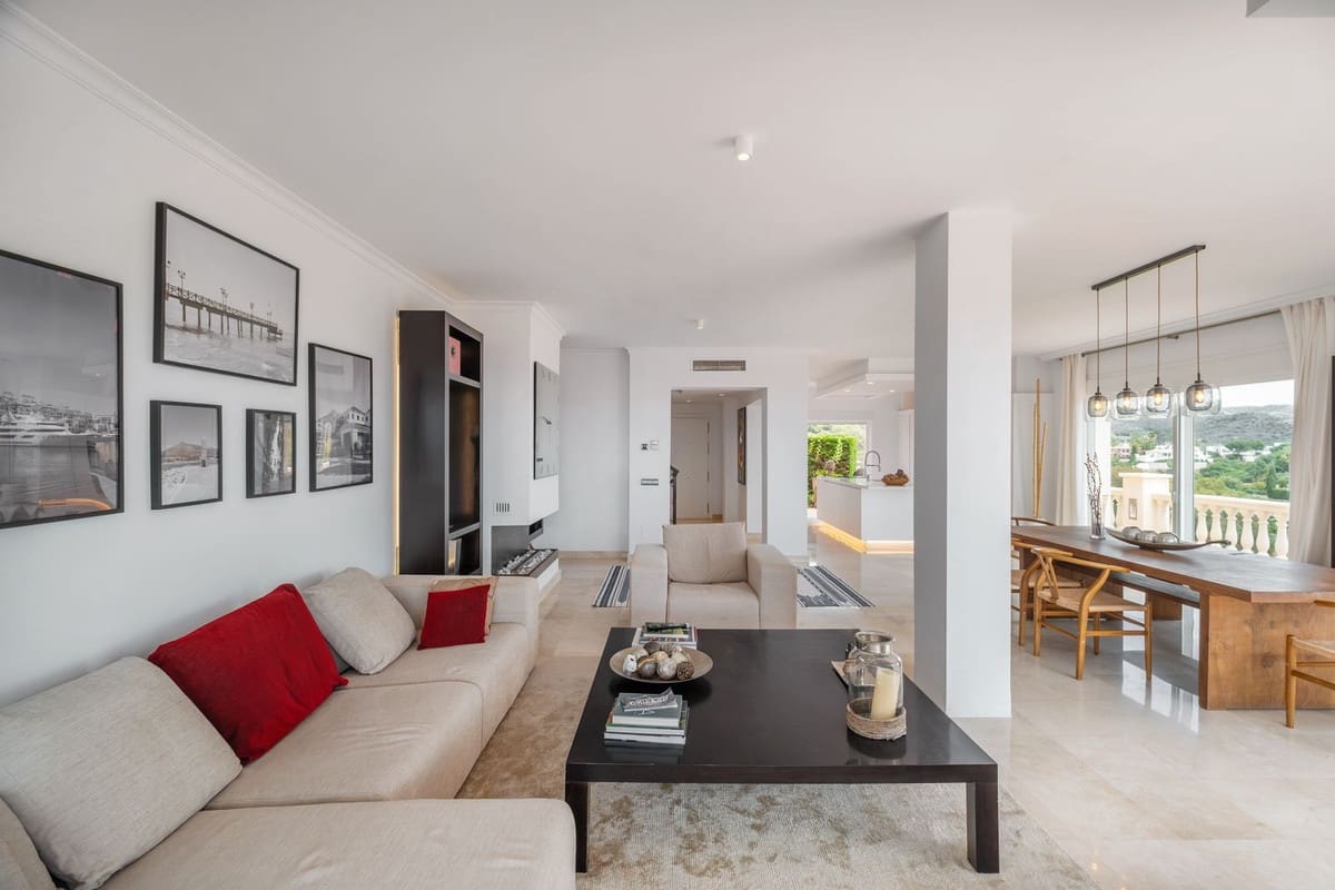 5 slaapkamer Halfvrijstaande villa voor vakantieverhuur in Elviria met zwembad garage - € 5.000 (Ref: 9920983)