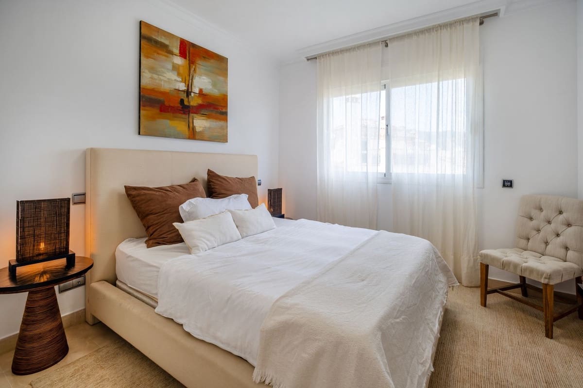 5 slaapkamer Halfvrijstaande villa voor vakantieverhuur in Elviria met zwembad garage - € 5.000 (Ref: 9920983)