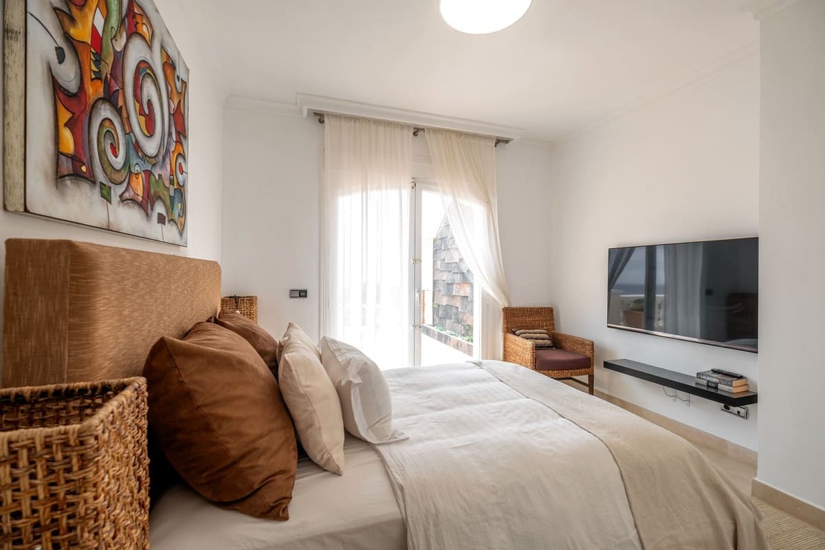 5 slaapkamer Halfvrijstaande villa voor vakantieverhuur in Elviria met zwembad garage - € 5.000 (Ref: 9920983)