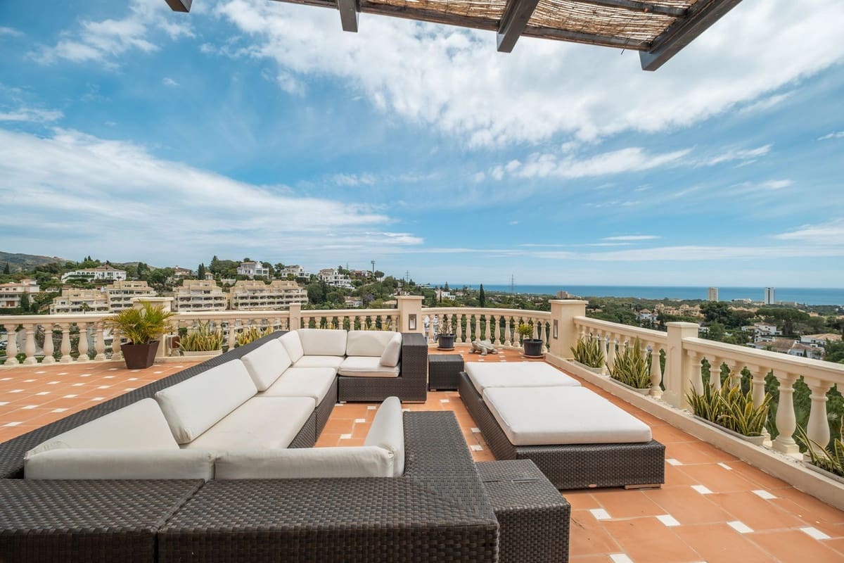 5 slaapkamer Halfvrijstaande villa voor vakantieverhuur in Elviria met zwembad garage - € 5.000 (Ref: 9920983)