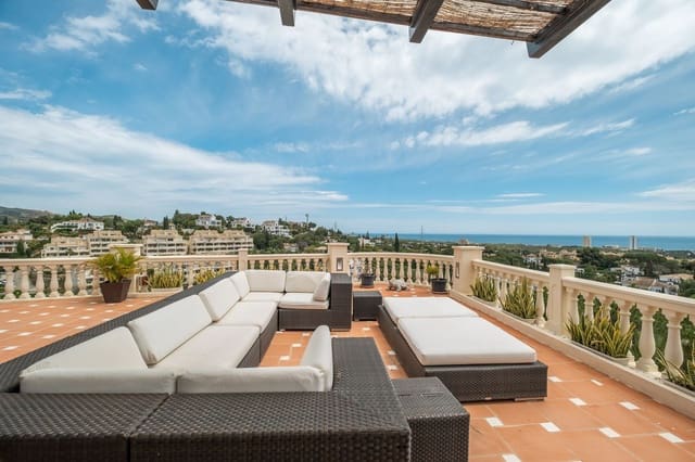5 slaapkamer Halfvrijstaande villa voor vakantieverhuur in Elviria, Marbella met zwembad garage - € 5.000 (Ref: 9920983)