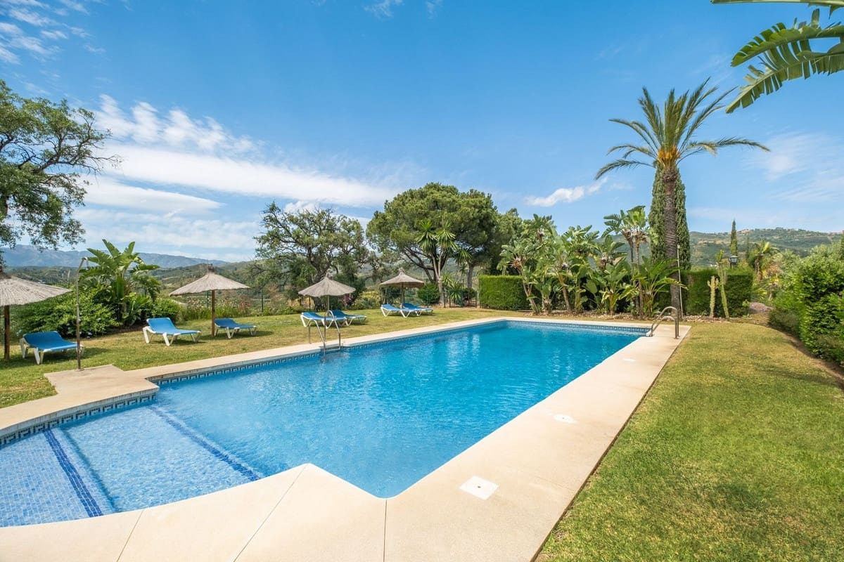 5 slaapkamer Halfvrijstaande villa voor vakantieverhuur in Elviria met zwembad garage - € 5.000 (Ref: 9920983)