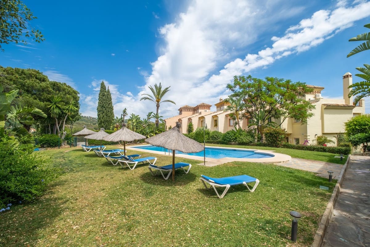 5 slaapkamer Halfvrijstaande villa voor vakantieverhuur in Elviria met zwembad garage - € 5.000 (Ref: 9920983)
