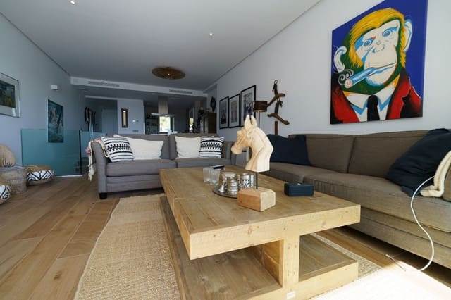 2 soveværelse Lejlighed til salg i La Alcaidesa med swimmingpool garage - € 500.000 (Ref: 9920984)