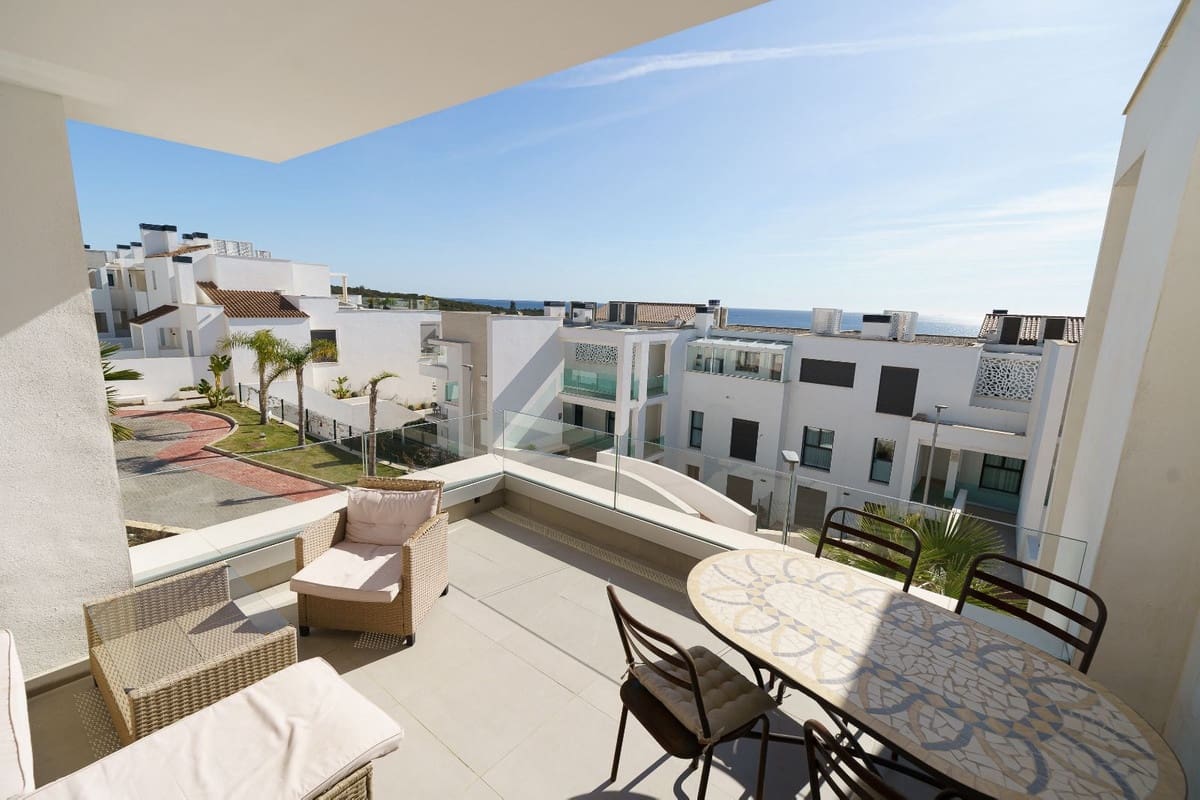 2 soveværelse Lejlighed til salg i La Alcaidesa med swimmingpool garage - € 500.000 (Ref: 9920984)