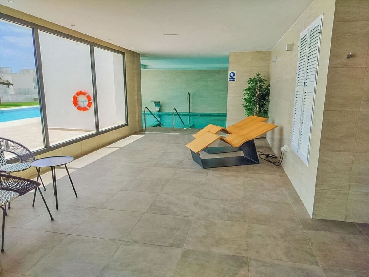 2 soveværelse Lejlighed til salg i La Alcaidesa med swimmingpool garage - € 500.000 (Ref: 9920984)