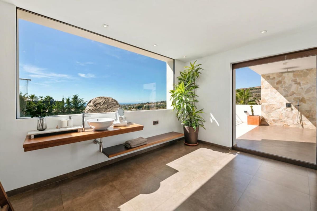9 slaapkamer Villa te koop in Benahavis - € 3.850.000 (Ref: 9920987)