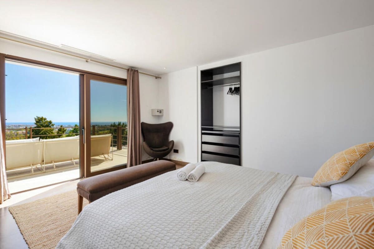 9 slaapkamer Villa voor vakantieverhuur in Benahavis - € 11.000 (Ref: 9920988)
