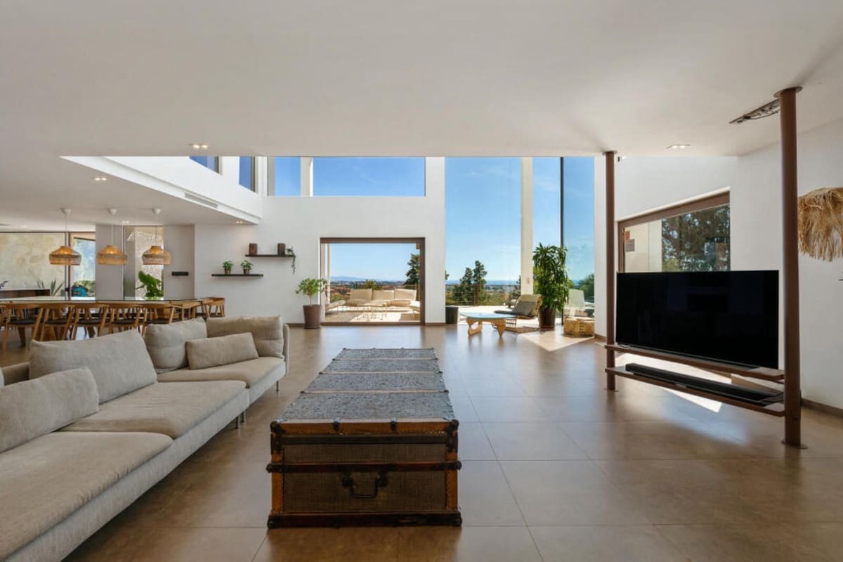 9 slaapkamer Villa voor vakantieverhuur in Benahavis - € 11.000 (Ref: 9920988)