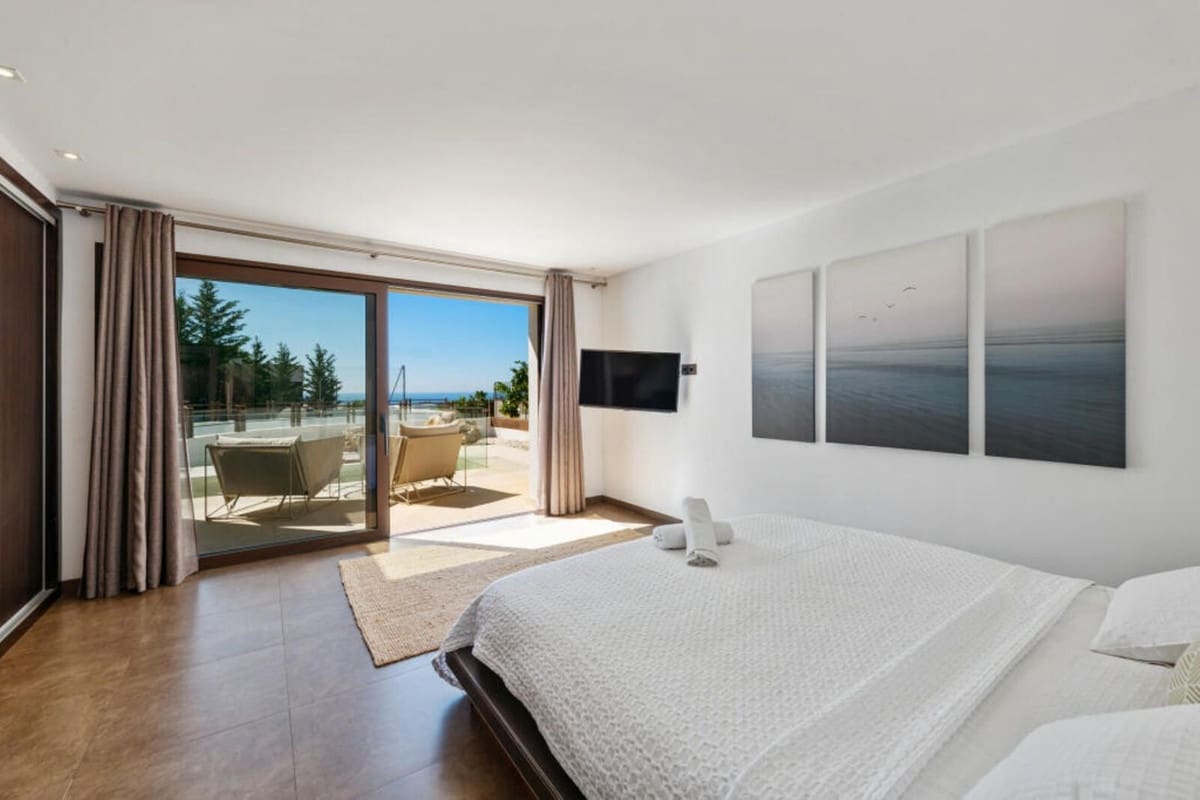 9 slaapkamer Villa voor vakantieverhuur in Benahavis - € 11.000 (Ref: 9920988)