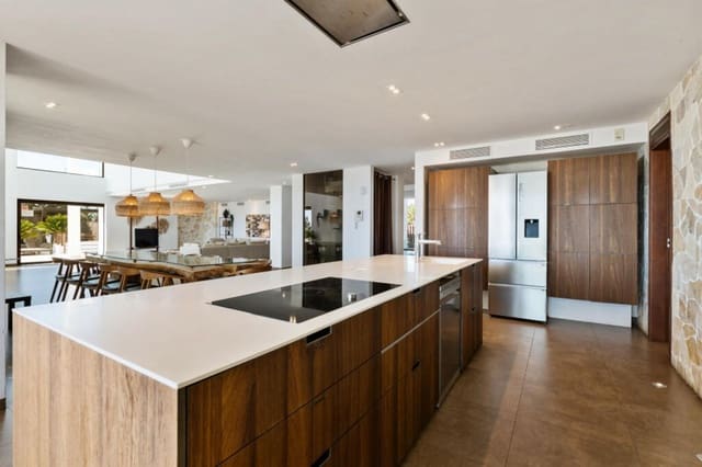 9 slaapkamer Villa voor vakantieverhuur in El Paraíso, Benahavís - € 11.000 (Ref: 9920988)