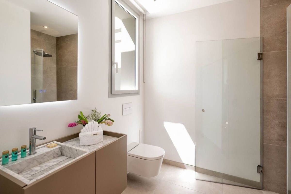 5 slaapkamer Villa voor vakantieverhuur in Elviria met zwembad garage - € 5.500 (Ref: 9920990)