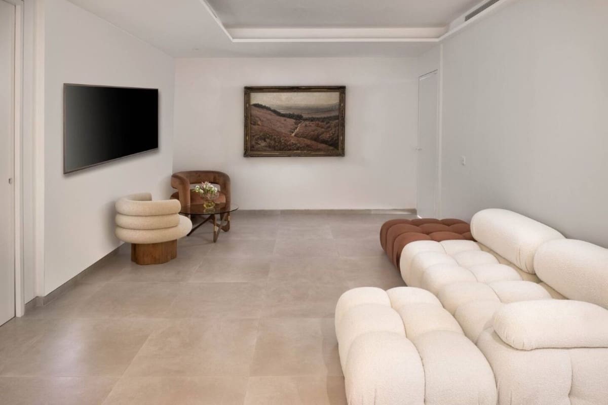 5 slaapkamer Villa voor vakantieverhuur in Elviria met zwembad garage - € 5.500 (Ref: 9920990)