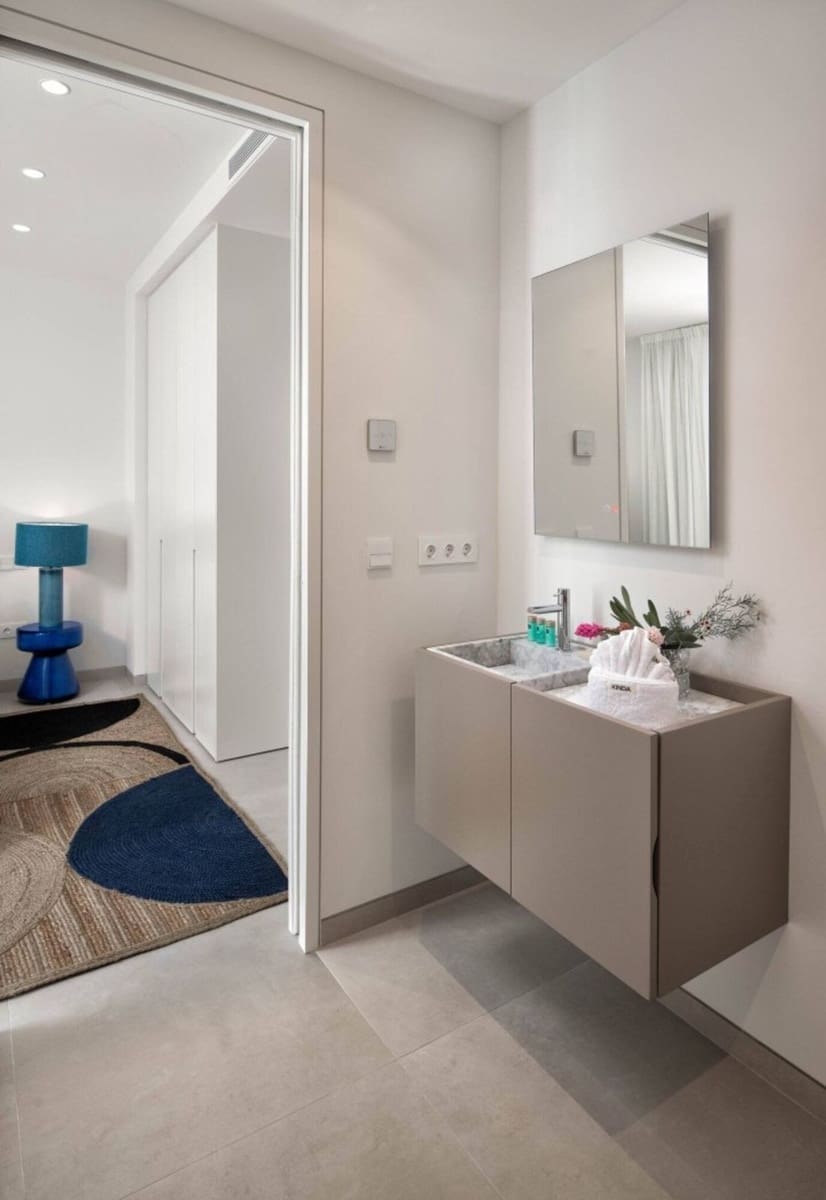 5 slaapkamer Villa voor vakantieverhuur in Elviria met zwembad garage - € 5.500 (Ref: 9920990)