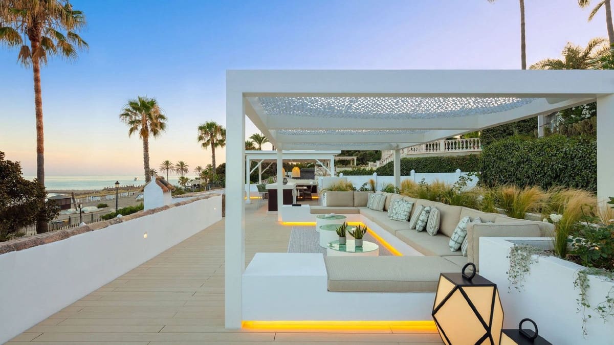 5 bedroom Villa for holiday rental in Golden Mile with pool garage - € 15,000 (Ref: 9920991)