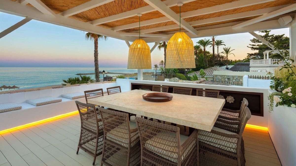 5 bedroom Villa for holiday rental in Golden Mile with pool garage - € 15,000 (Ref: 9920991)