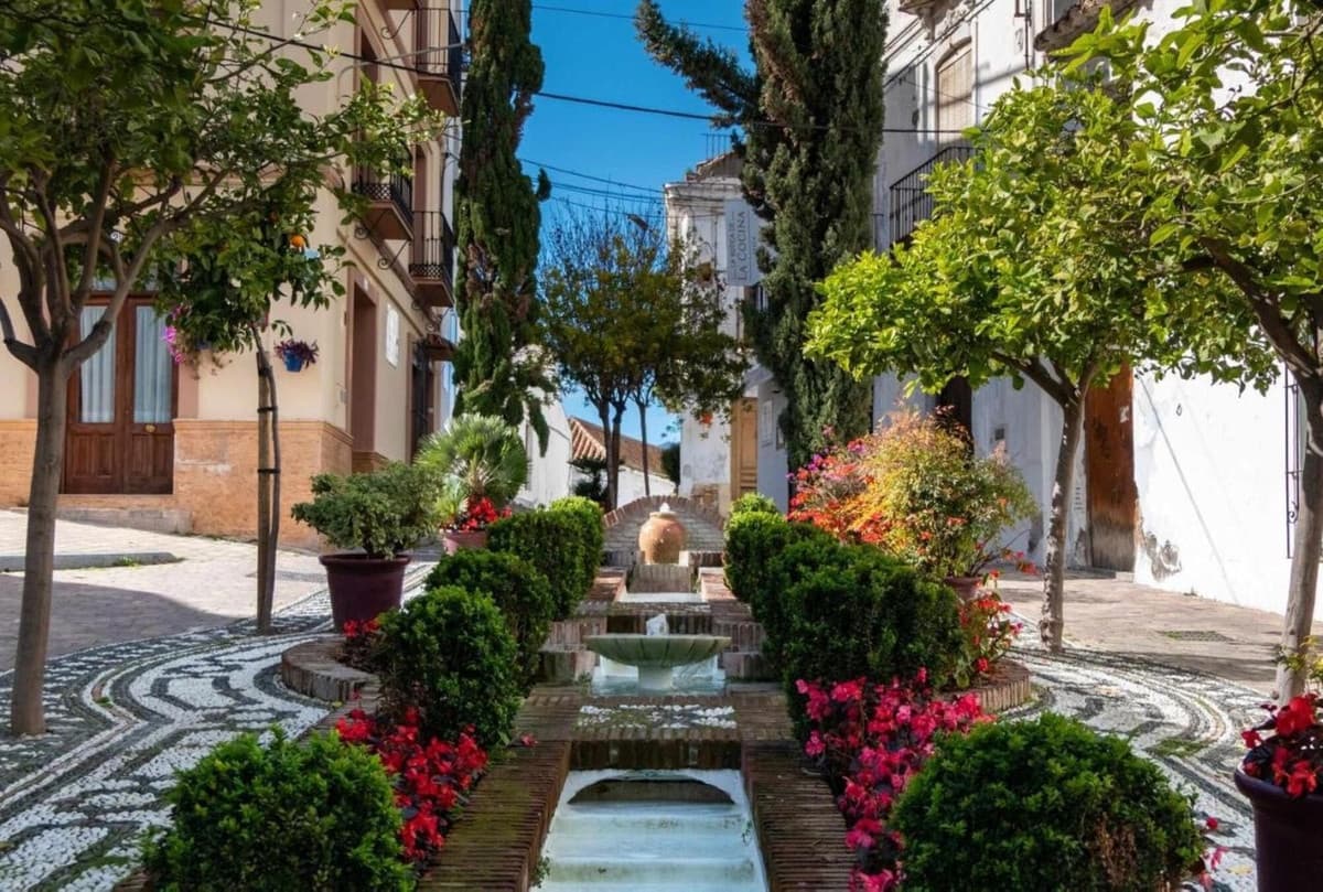 2 slaapkamer Appartement voor vakantieverhuur in Estepona met zwembad garage - € 1.500 (Ref: 9920993)