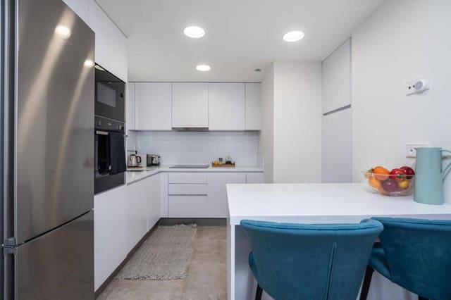 2 slaapkamer Appartement voor vakantieverhuur in Centro, Estepona met zwembad garage - € 1.500 (Ref: 9920993)