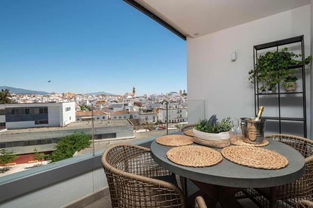 2 slaapkamer Appartement voor vakantieverhuur in Centro, Estepona met zwembad garage - € 1.500 (Ref: 9920993)