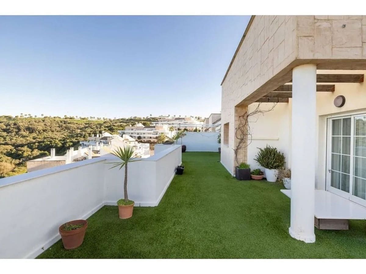 3 soveværelse Penthouse til salg i La Alcaidesa med swimmingpool garage - € 550.000 (Ref: 9920994)