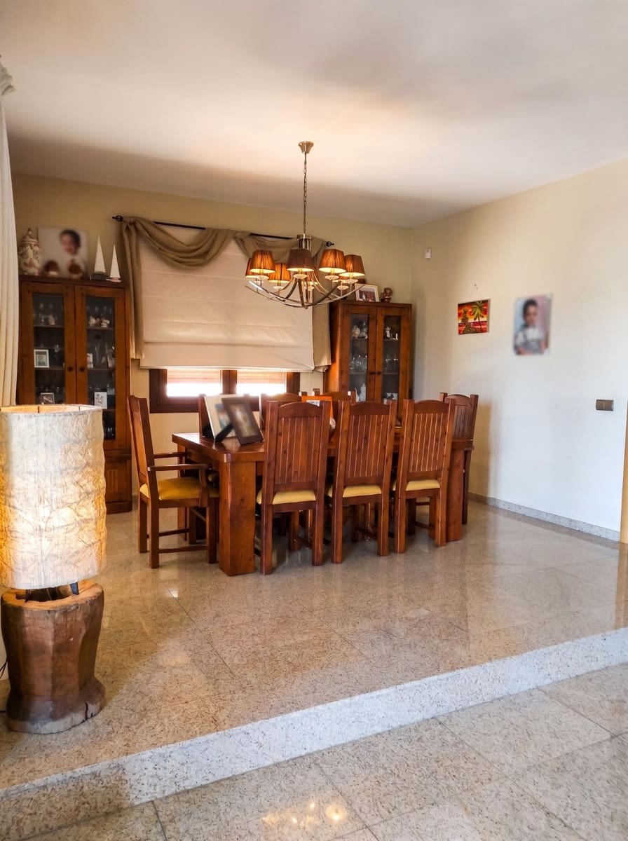 4 sovrum Villa till salu i La Sierrezuela med pool garage - 1 095 000 € (Ref: 10043050)