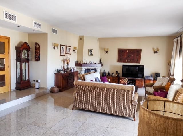 4 soverom Villa til salgs i La Sierrezuela, Mijas med svømmebasseng garasje - € 1 095 000 (Ref: 10043050)
