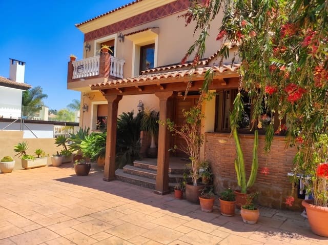 4 soverom Villa til salgs i La Sierrezuela, Mijas med svømmebasseng garasje - € 1 095 000 (Ref: 10043050)