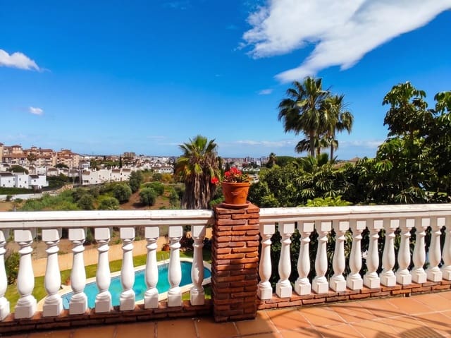 4 soverom Villa til salgs i La Sierrezuela, Mijas med svømmebasseng garasje - € 1 095 000 (Ref: 10043050)