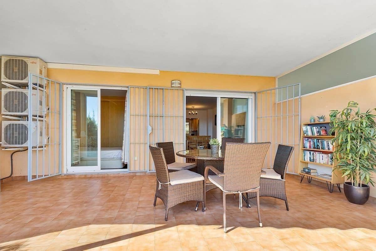 2 Zimmer Apartment zu verkaufen in Carvajal mit Pool - 360.000 € (Ref: 10086182)