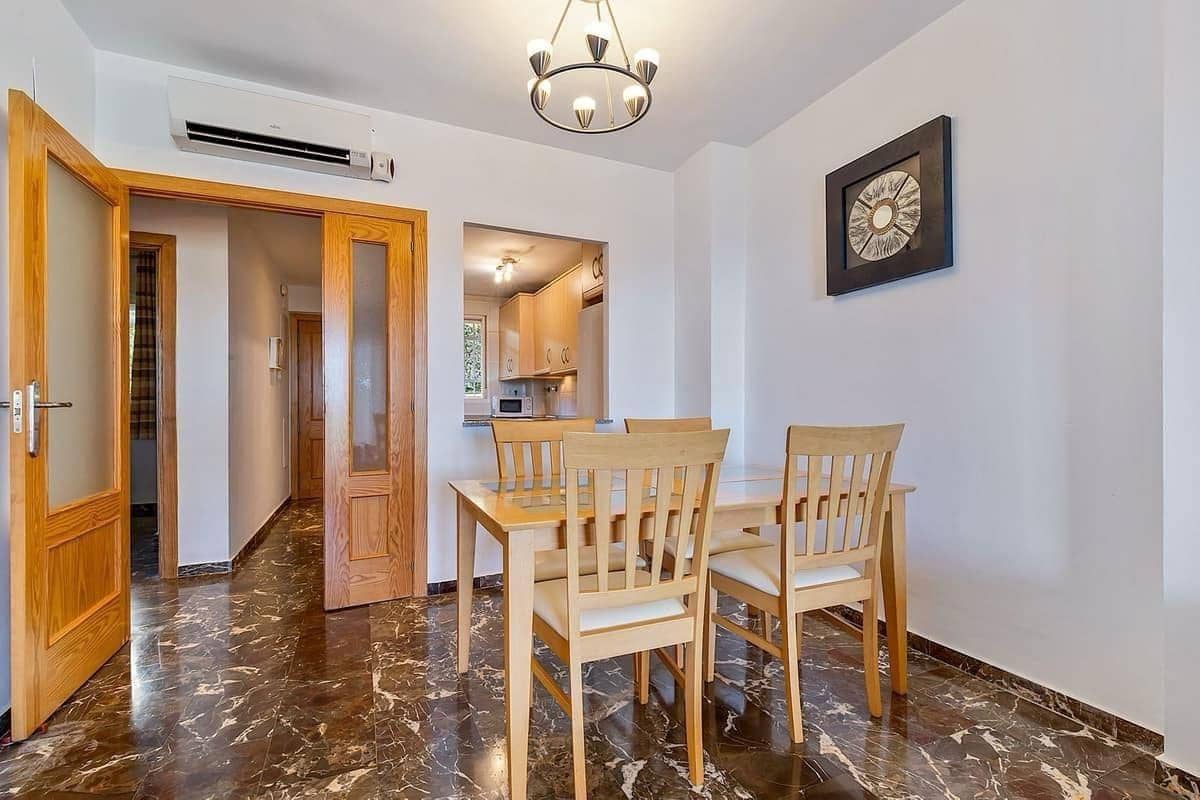 2 Zimmer Apartment zu verkaufen in Carvajal mit Pool - 360.000 € (Ref: 10086182)