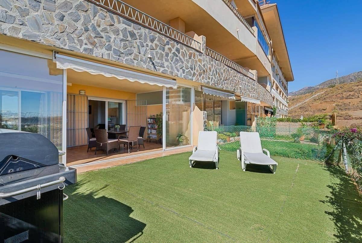 2 Zimmer Apartment zu verkaufen in Carvajal mit Pool - 360.000 € (Ref: 10086182)