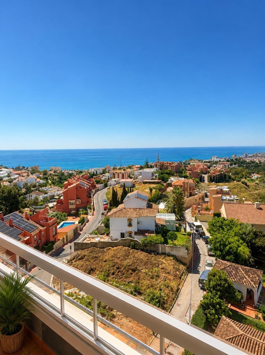 1 bedroom Apartment for sale in Fuengirola with garage - € 249,000 (Ref: 10094717)