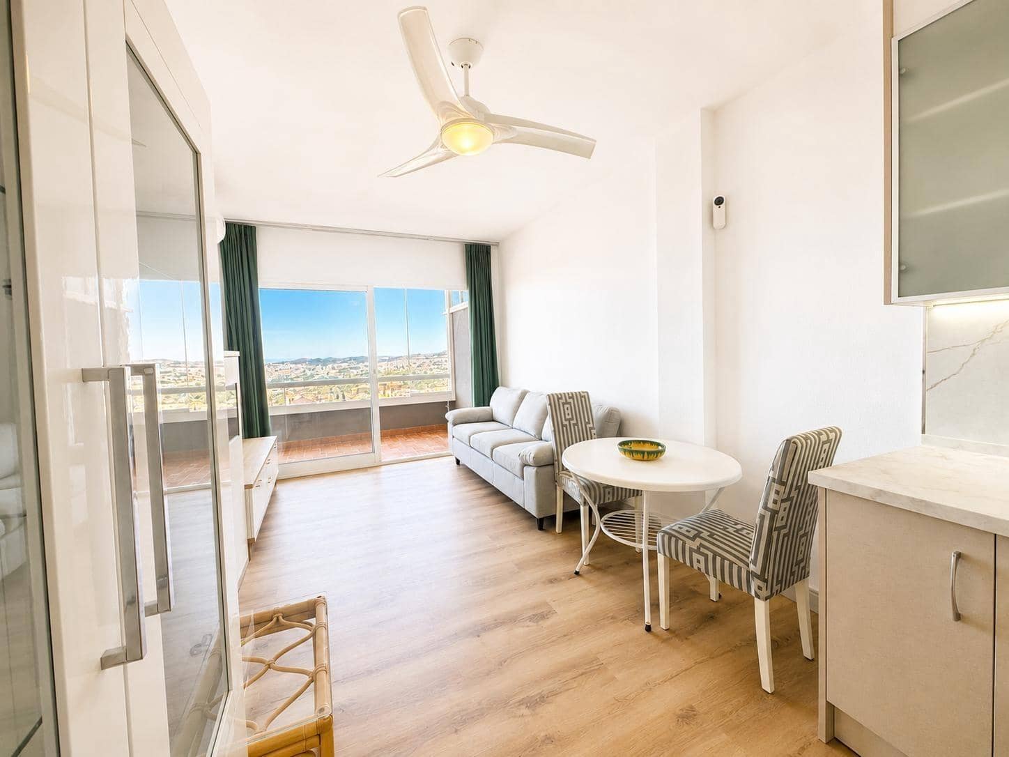 1 bedroom Apartment for sale in Fuengirola with garage - € 249,000 (Ref: 10094717)