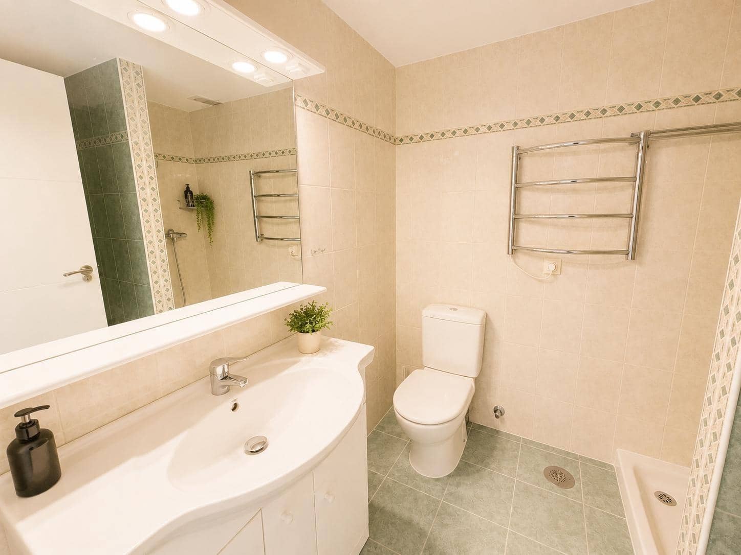 1 bedroom Apartment for sale in Fuengirola with garage - € 249,000 (Ref: 10094717)