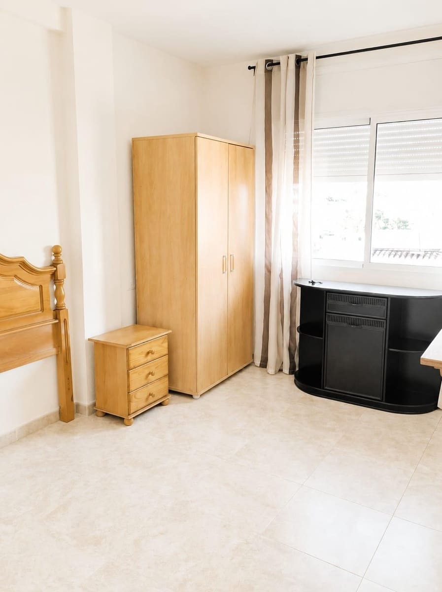 3 bedroom Apartment for sale in Fuengirola - € 295,000 (Ref: 10100193)