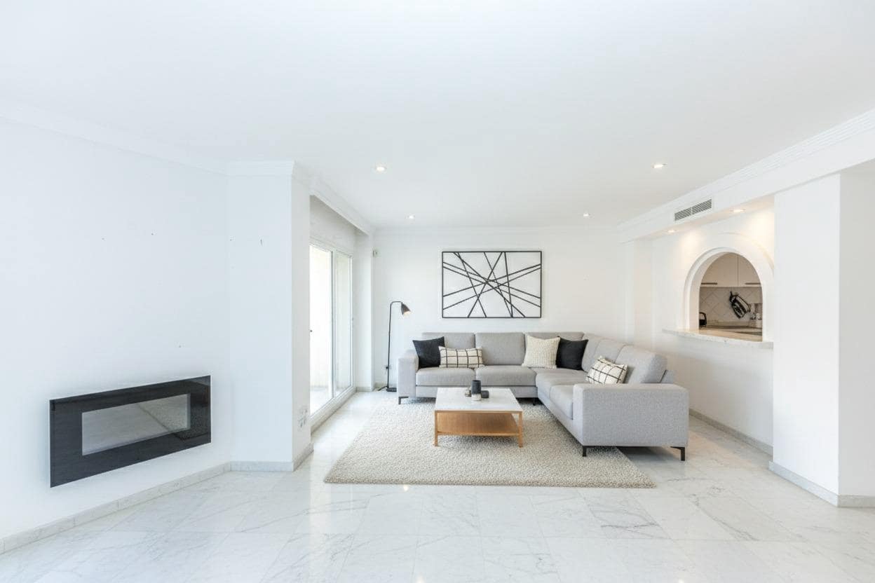 3 soveværelse Rækkehus til salg i La Duquesa / Puerto de la Duquesa med swimmingpool garage - € 360.000 (Ref: 10102658)