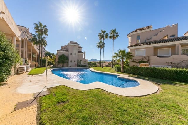 3 chambre Villa/Maison Mitoyenne à vendre à La Duquesa / Puerto de la Duquesa, Manilva avec piscine garage - 360 000 € (Ref: 10102658)
