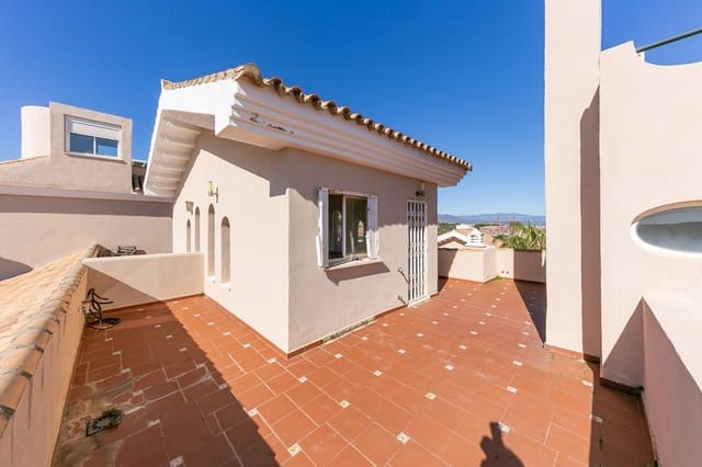 3 chambre Villa/Maison Mitoyenne à vendre à La Duquesa / Puerto de la Duquesa, Manilva avec piscine garage - 360 000 € (Ref: 10102658)