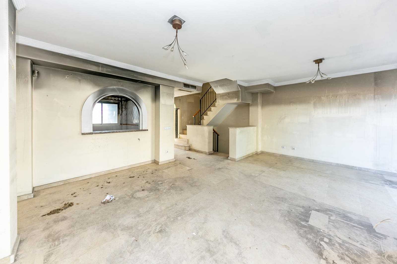 3 soveværelse Rækkehus til salg i La Duquesa / Puerto de la Duquesa med swimmingpool garage - € 360.000 (Ref: 10102658)