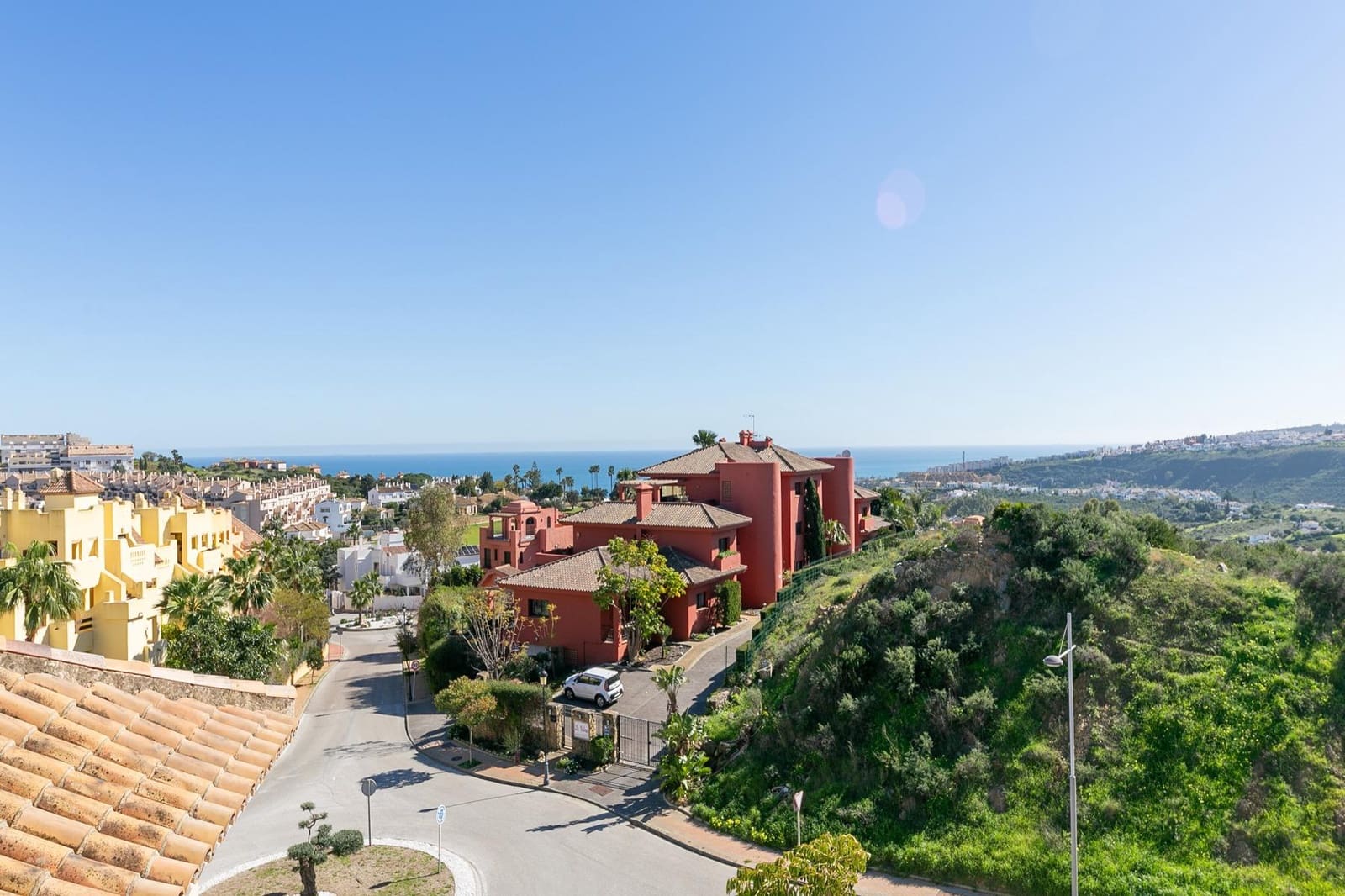 3 soveværelse Rækkehus til salg i La Duquesa / Puerto de la Duquesa med swimmingpool garage - € 360.000 (Ref: 10102658)