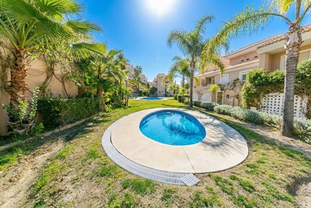 3 chambre Villa/Maison Mitoyenne à vendre à La Duquesa / Puerto de la Duquesa, Manilva avec piscine garage - 360 000 € (Ref: 10102658)