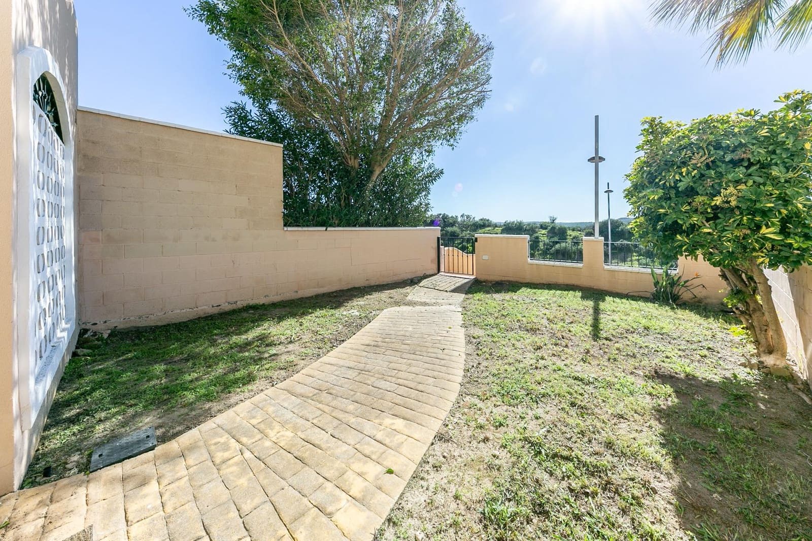 3 soveværelse Rækkehus til salg i La Duquesa / Puerto de la Duquesa med swimmingpool garage - € 360.000 (Ref: 10102658)