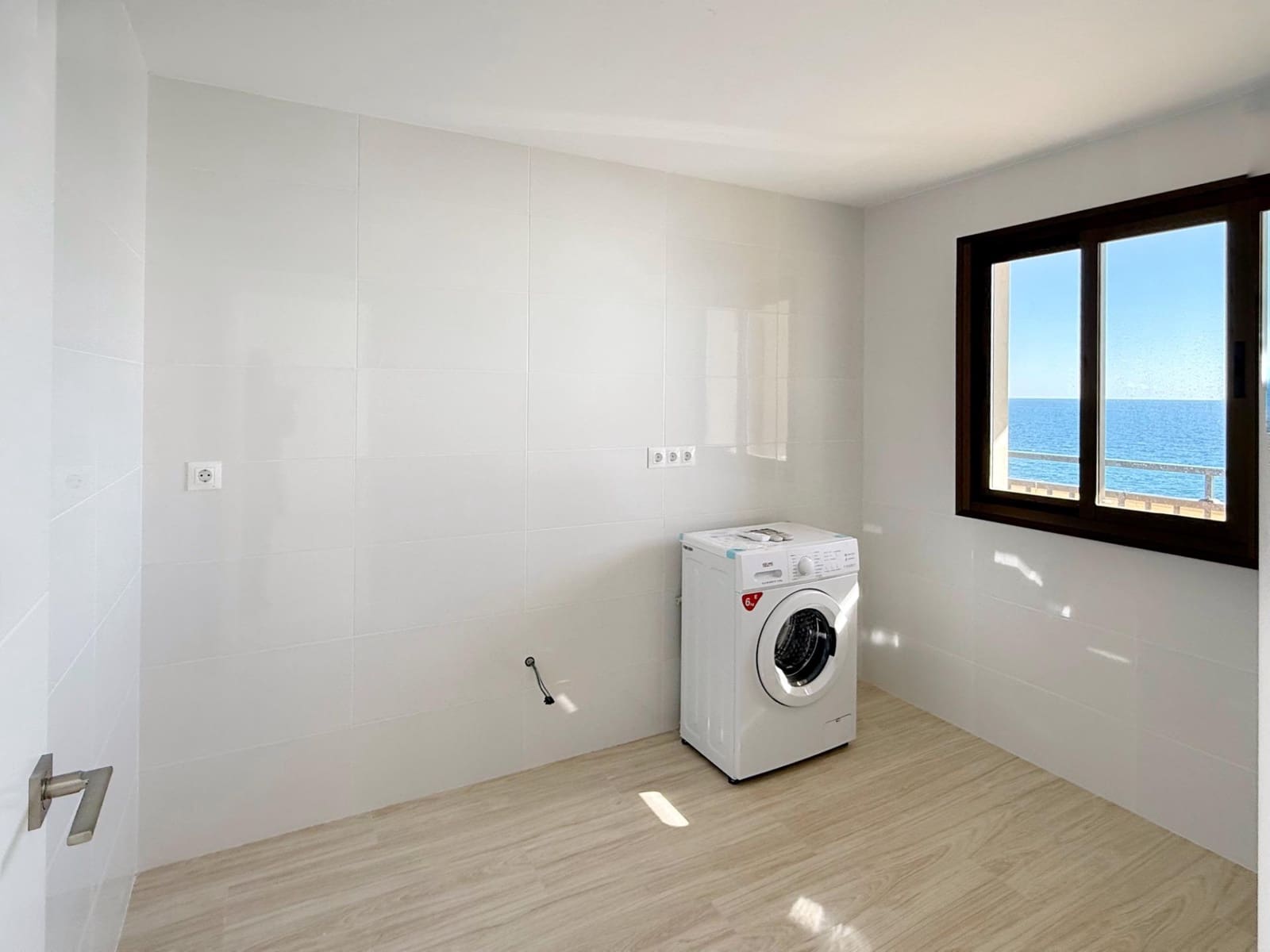 2 Zimmer Apartment zu verkaufen in Fuengirola mit Pool Garage - 550.000 € (Ref: 8849923)