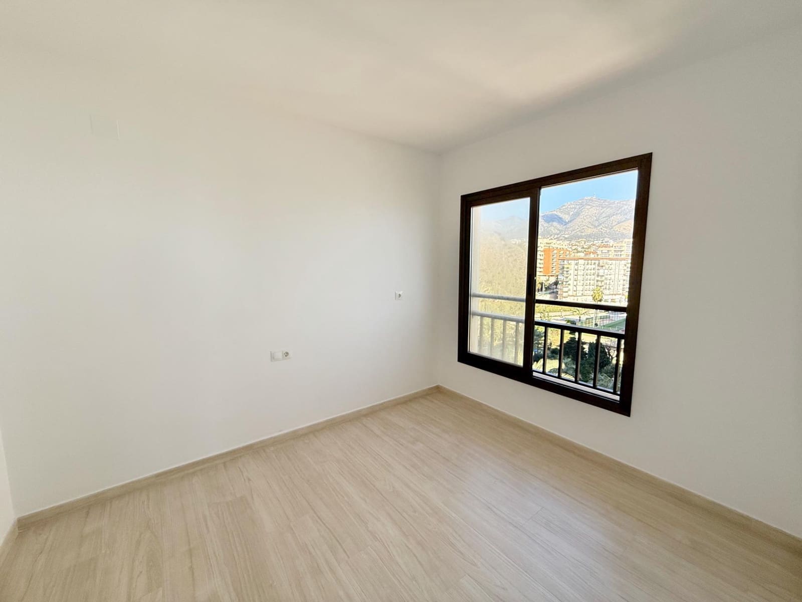 2 Zimmer Apartment zu verkaufen in Fuengirola mit Pool Garage - 550.000 € (Ref: 8849923)
