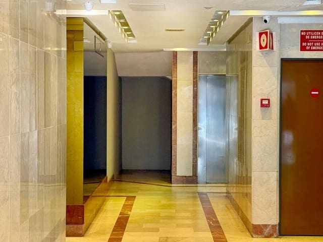 2 Zimmer Apartment zu verkaufen in Fuengirola mit Pool Garage - 550.000 € (Ref: 8849923)