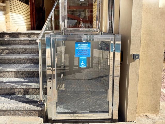 2 Zimmer Apartment zu verkaufen in Fuengirola mit Pool Garage - 550.000 € (Ref: 8849923)