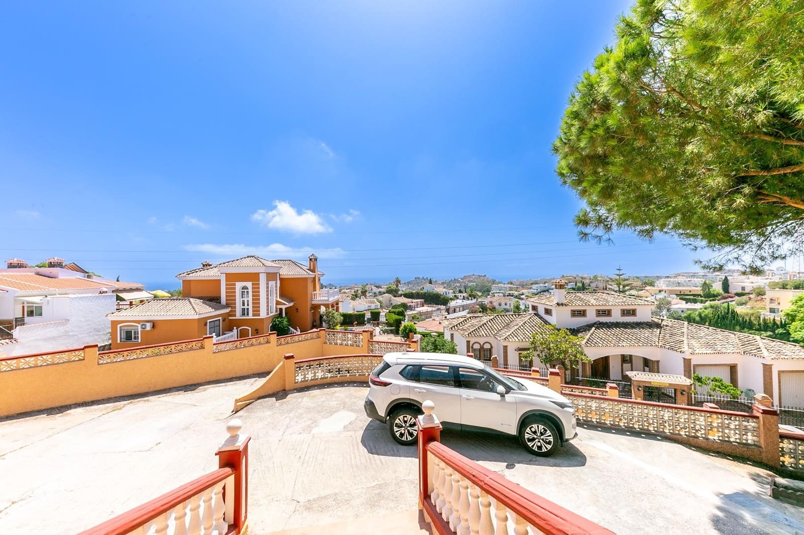 4 soveværelse Villa til salg i Benalmadena med swimmingpool garage - € 825.000 (Ref: 8849940)