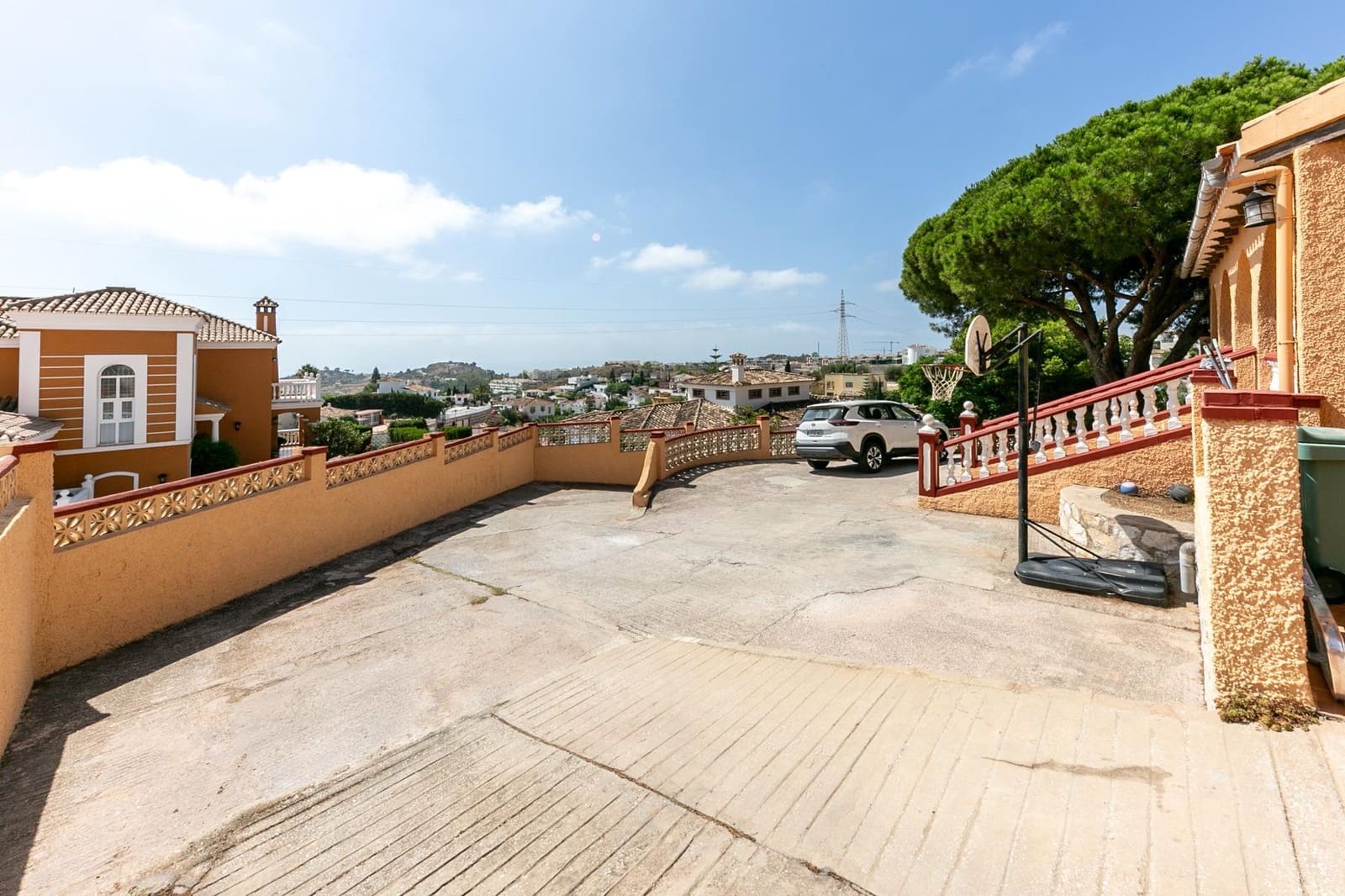 4 soveværelse Villa til salg i Benalmadena med swimmingpool garage - € 825.000 (Ref: 8849940)