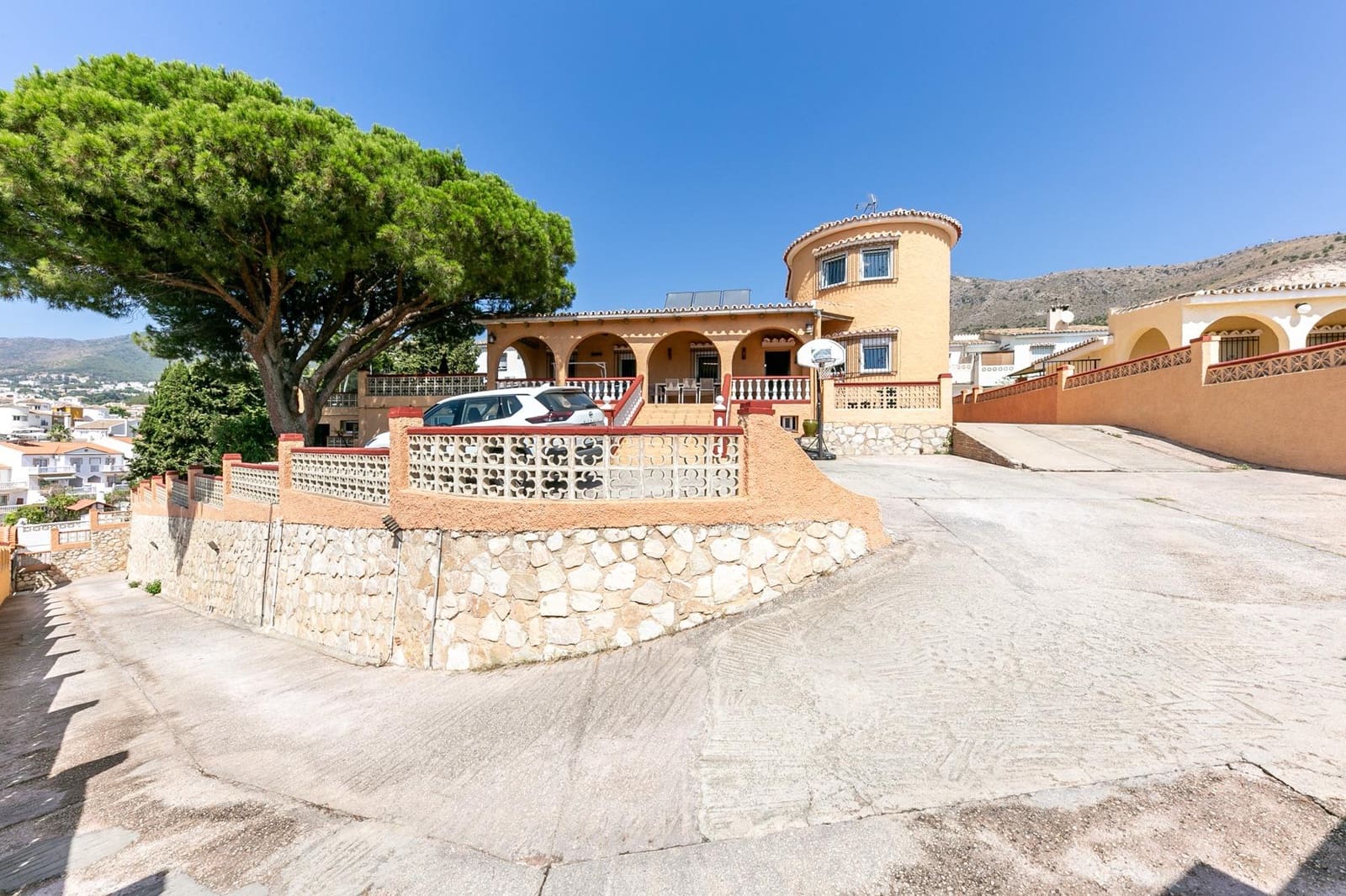 4 soveværelse Villa til salg i Benalmadena med swimmingpool garage - € 825.000 (Ref: 8849940)
